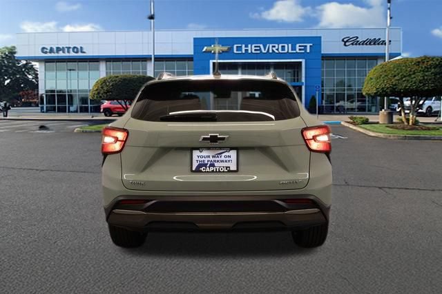 New 2026 Chevrolet Trax ACTIV w/ Sunroof Package FWD image 4