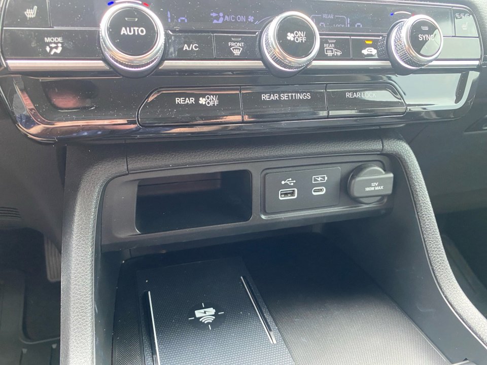 Certified 2025 Honda Pilot Touring image 22