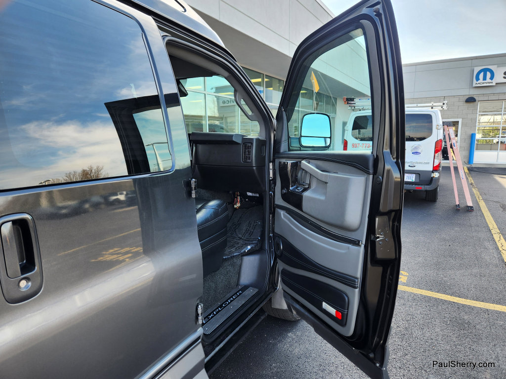 Used 2021 Chevrolet Express 2500 LS w/ Enhanced Convenience Package image 50