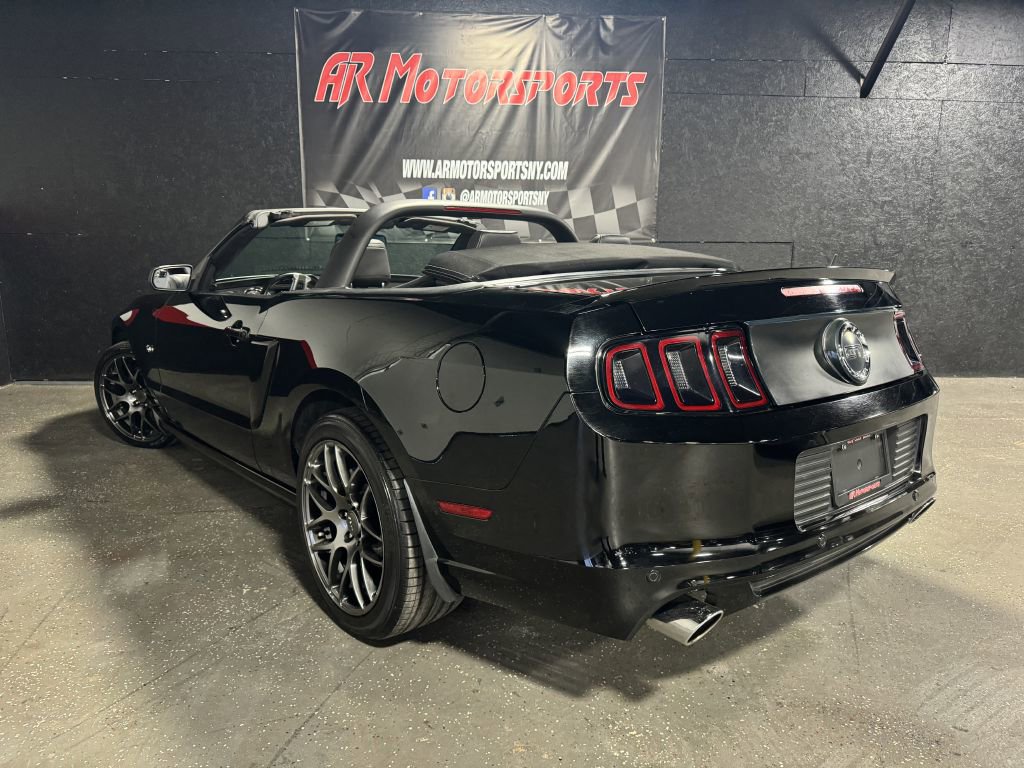 Used 2013 Ford Mustang GT Premium w/ Security Pkg RWD image 3