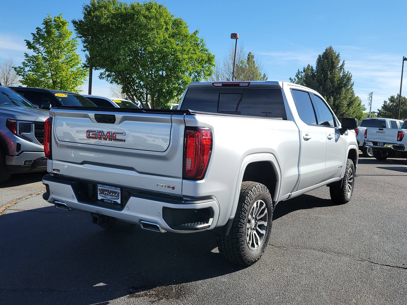 Used 2022 GMC Sierra 1500 AT4 w/ Sierra Safety Plus Package AWD/4WD image 3