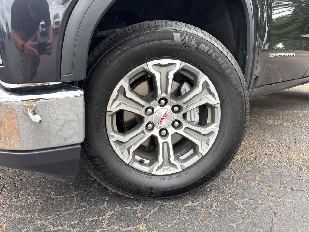 Used 2024 GMC Sierra 1500 SLT AWD/4WD image 2