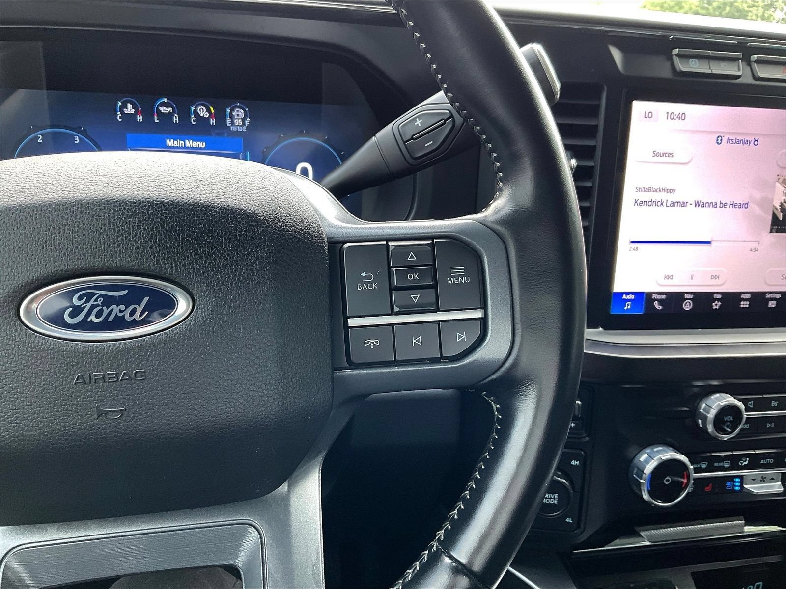 Used 2023 Ford F350 Lariat AWD/4WD image 15
