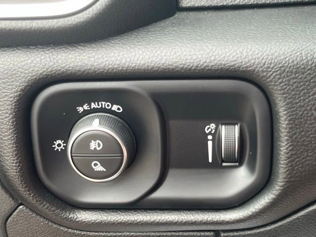 Used 2025 RAM 1500 Big Horn AWD/4WD image 38