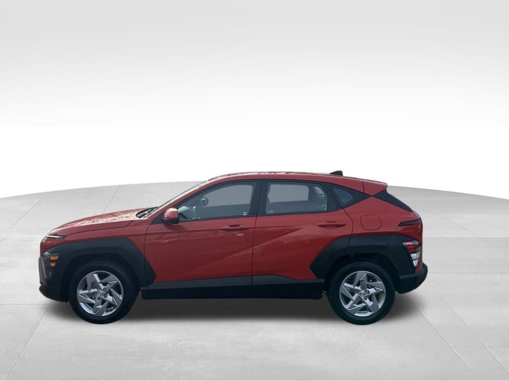 Certified 2025 Hyundai Kona SE image 2