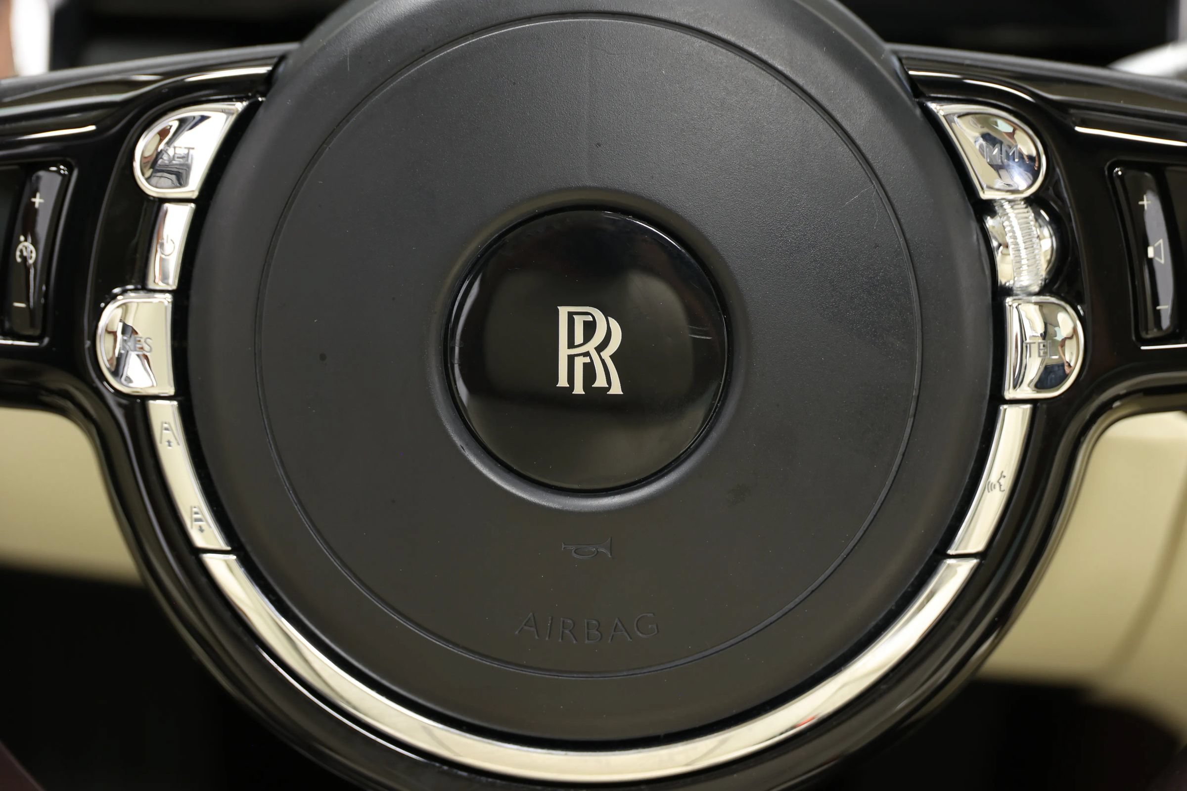 Used 2016 Rolls-Royce Ghost RWD image 27
