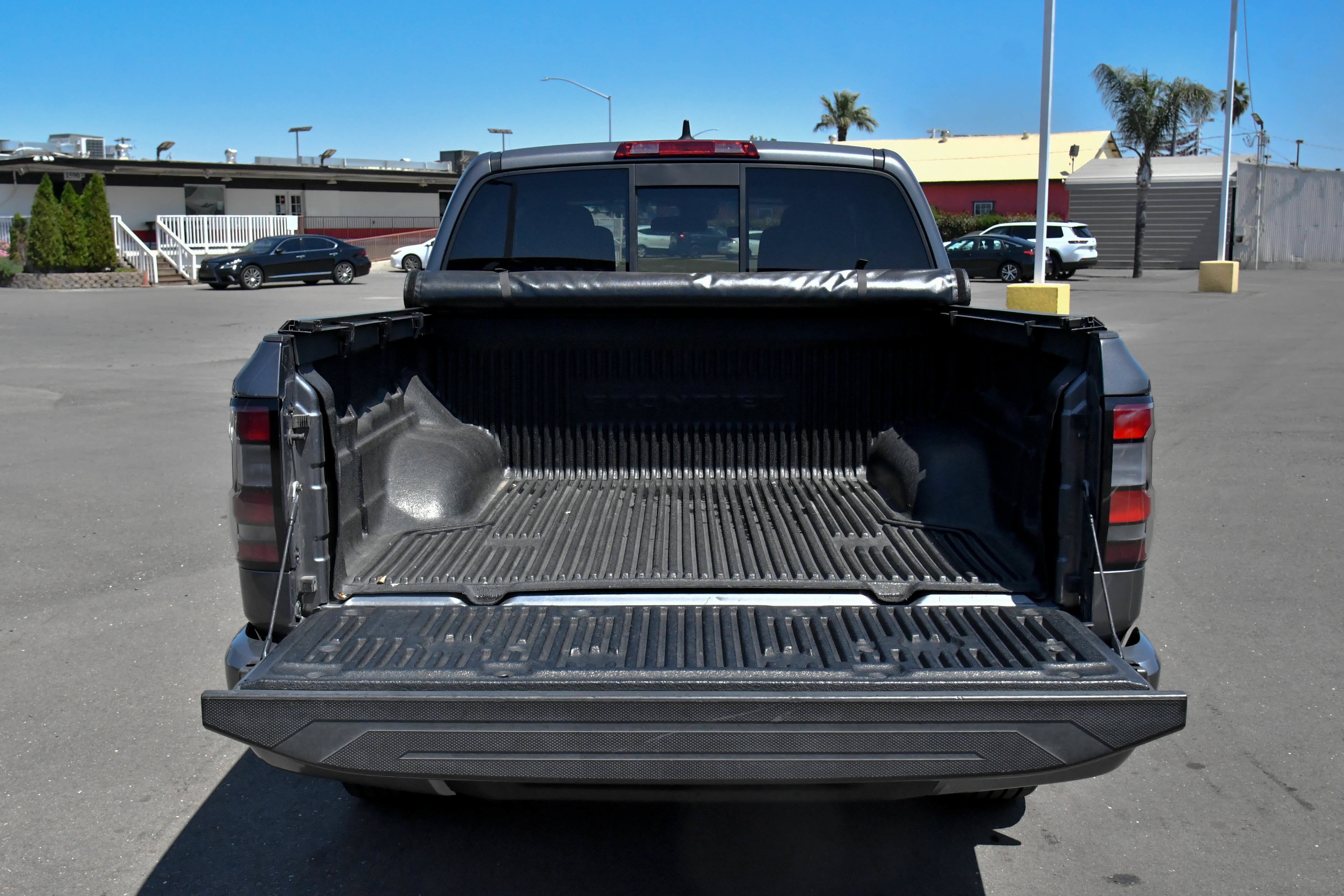 Used 2022 Nissan Frontier Pro-X RWD image 40