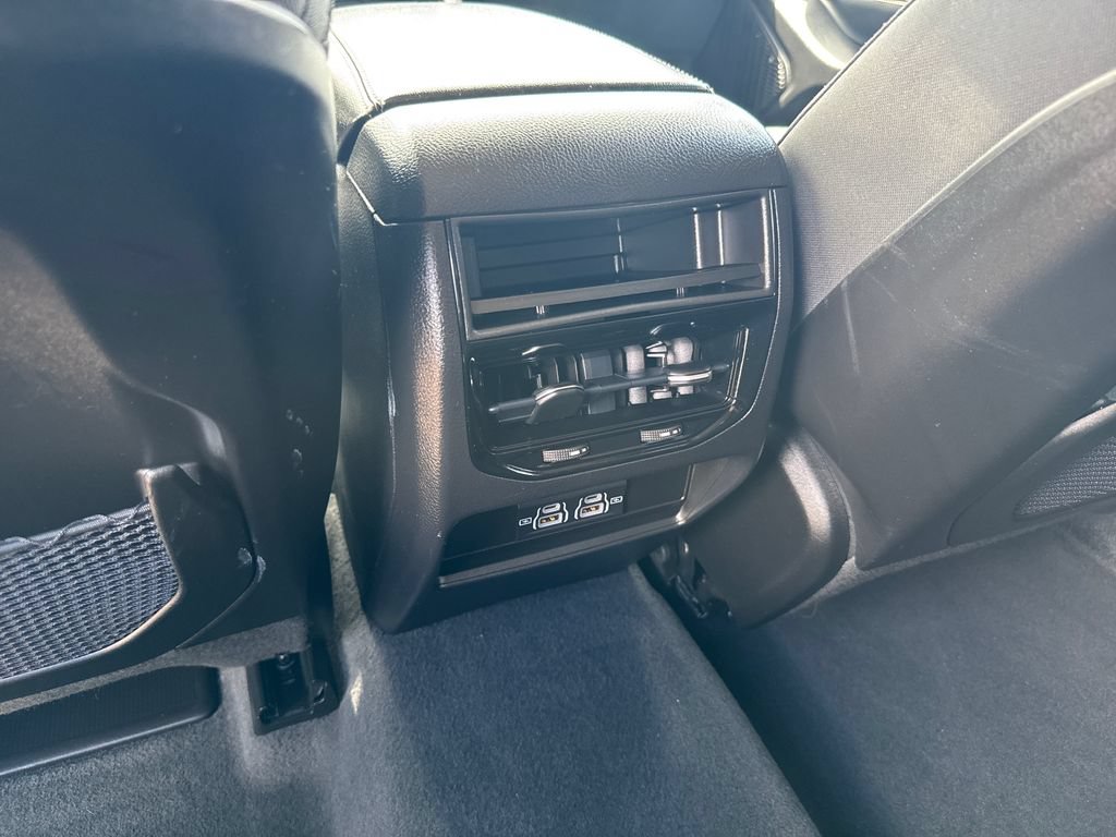 Used 2023 Jeep Grand Cherokee Laredo AWD/4WD image 35