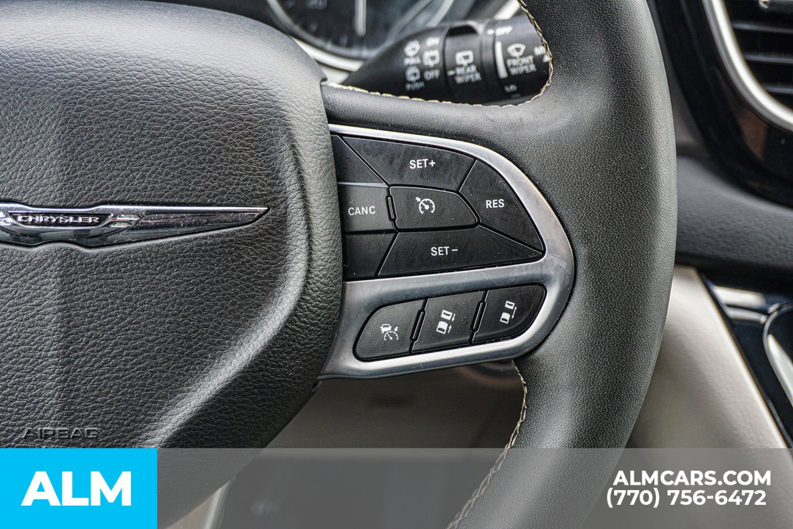 Used 2024 Chrysler Pacifica Touring-L image 32