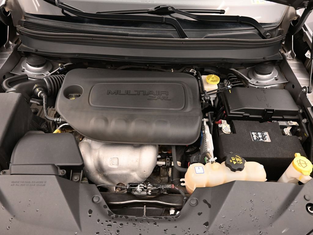 Used 2019 Jeep Cherokee Latitude Plus w/ Cold Weather Group AWD/4WD image 15