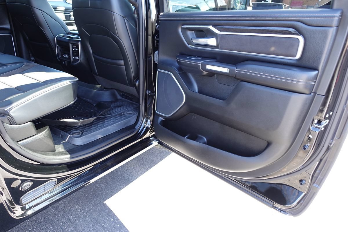 Used 2023 RAM 1500 Laramie AWD/4WD image 30