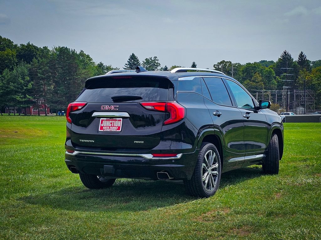 Used 2018 GMC Terrain Denali w/ Advanced Safety Package AWD/4WD image 3