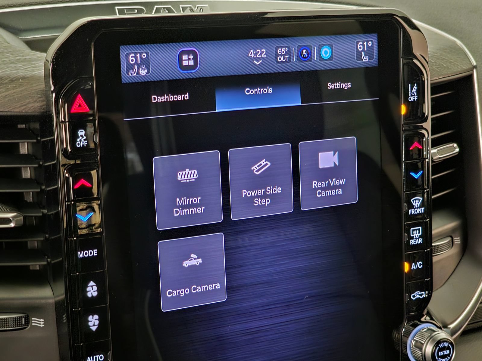 New 2026 RAM 2500 Laramie AWD/4WD image 11