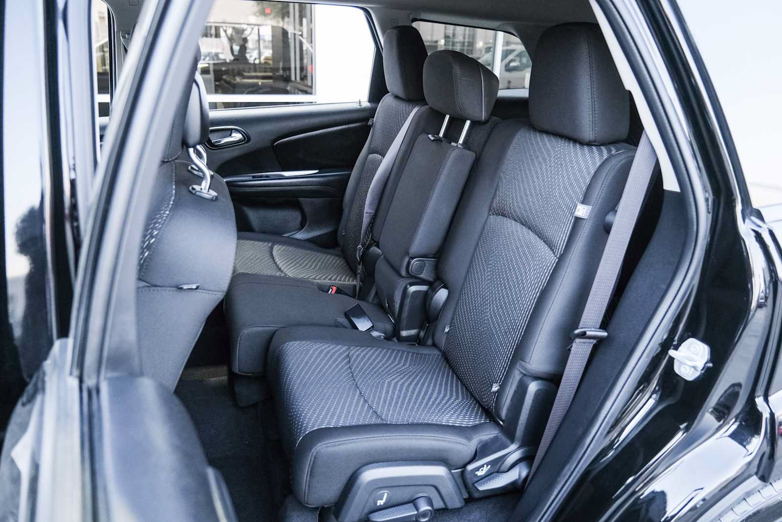Used 2020 Dodge Journey SE FWD image 27