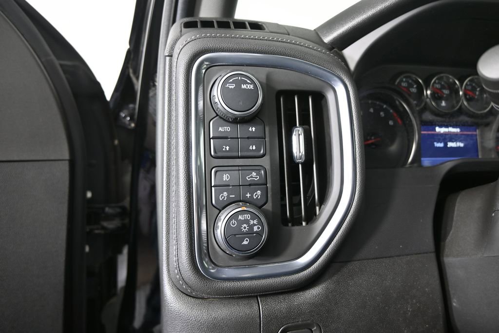 Used 2021 Chevrolet Silverado 2500 LT w/ Midnight Edition AWD/4WD image 23