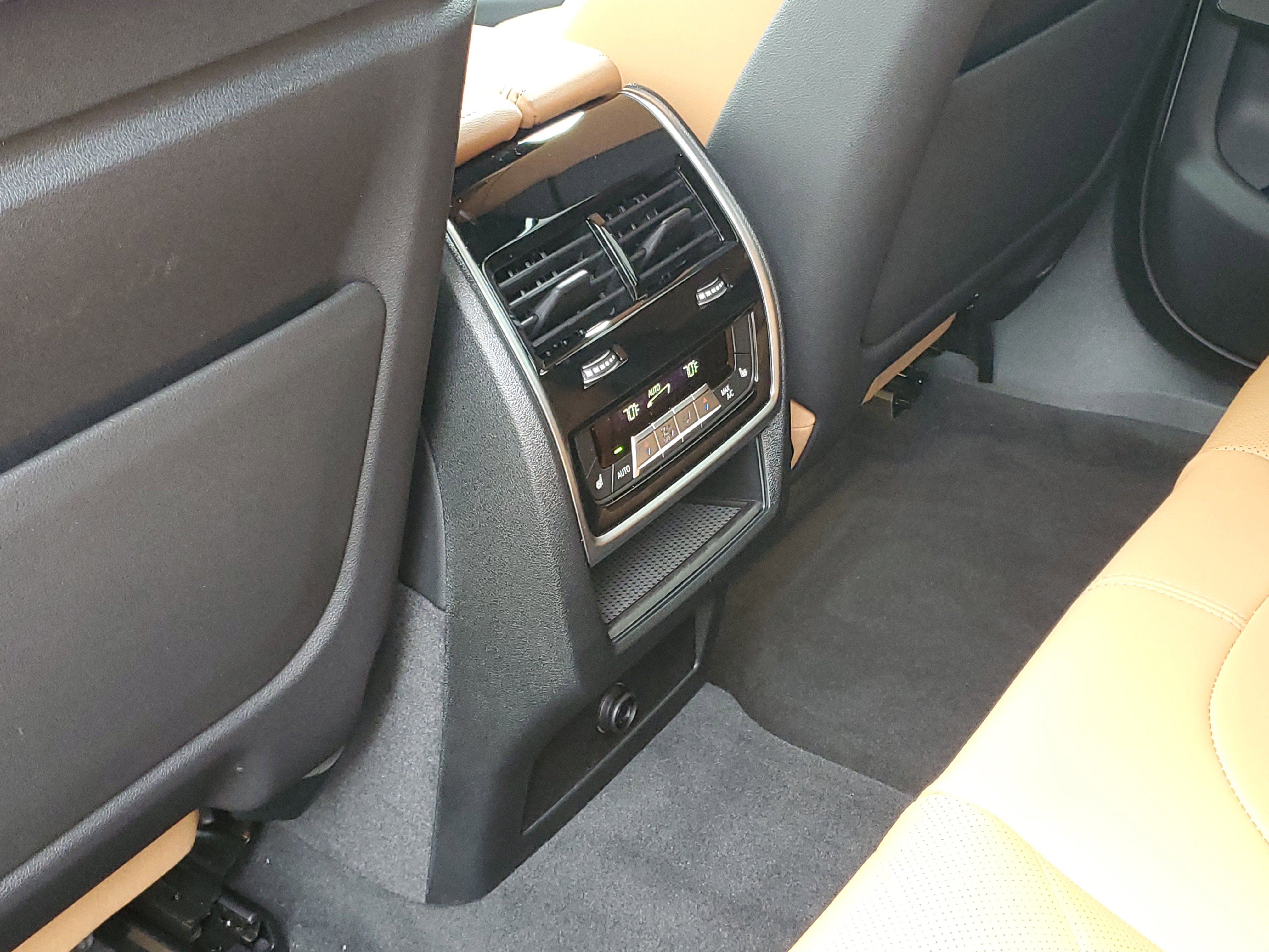 New 2026 BMW X6 xDrive40i w/ Executive Package AWD/4WD image 24
