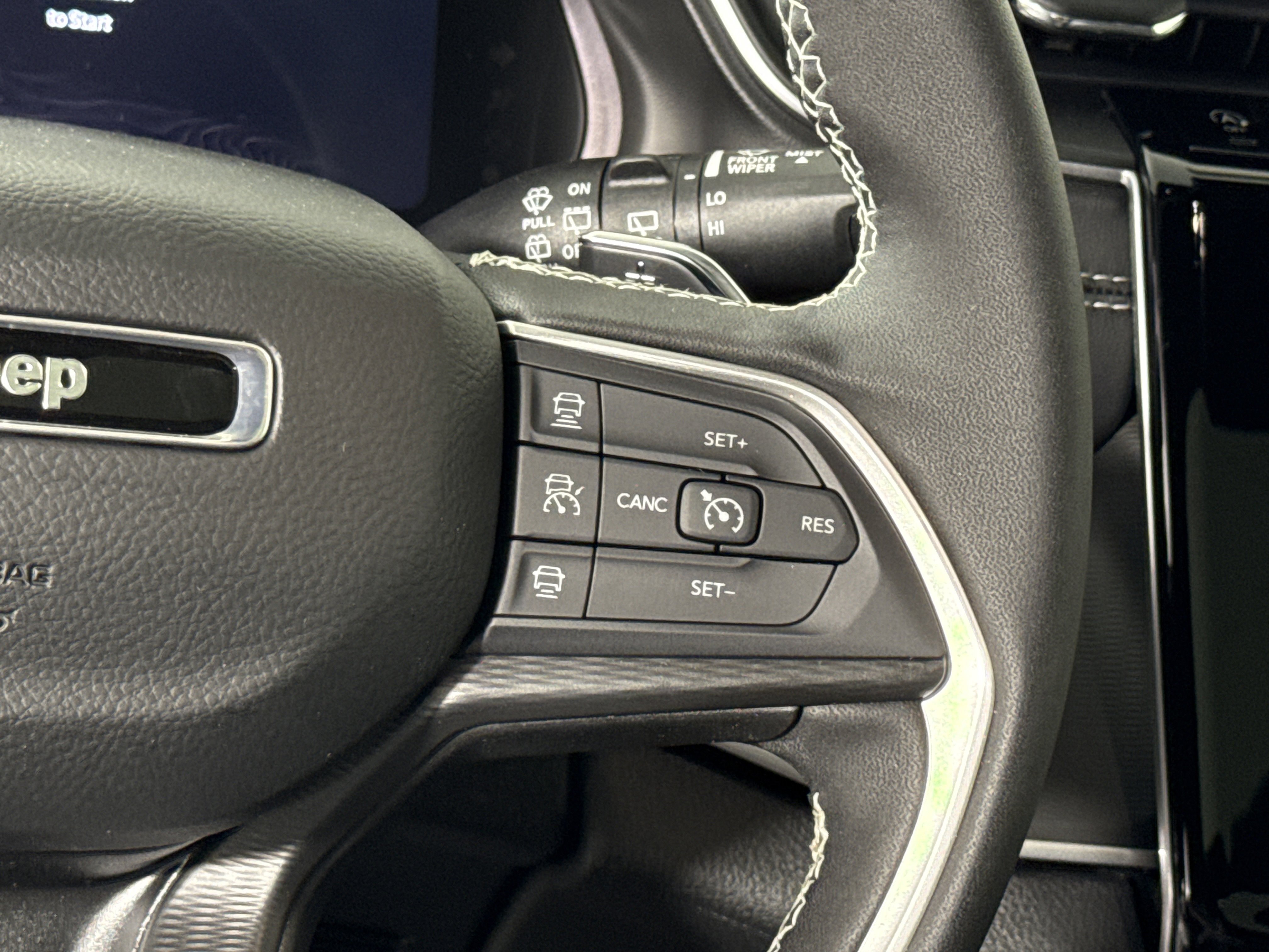 New 2025 Jeep Grand Cherokee L Altitude image 18