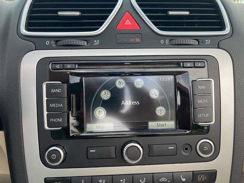 Used 2014 Volkswagen Eos FWD image 51