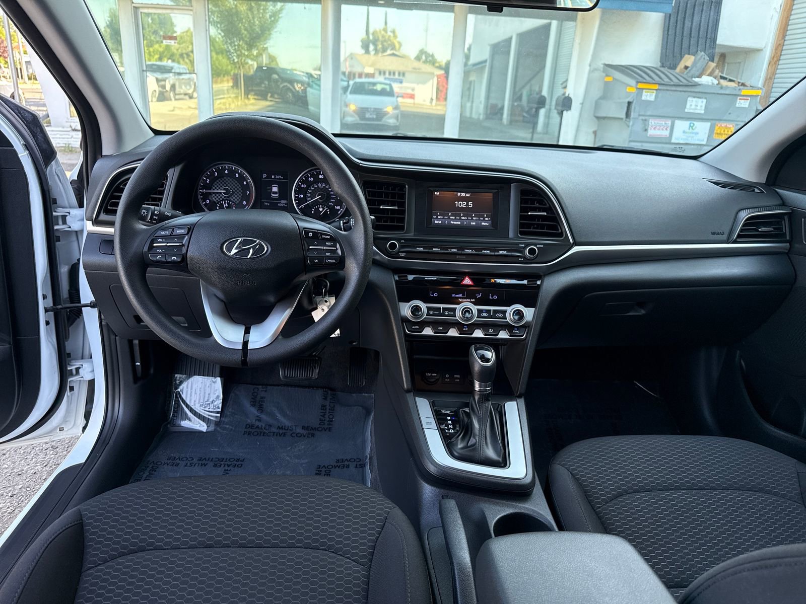 Used 2020 Hyundai Elantra SE w/ Cargo Package (C1) FWD image 12