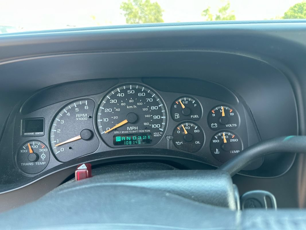 Used 2002 Chevrolet Avalanche 2500 w/ Convenience Pkg AWD/4WD image 37