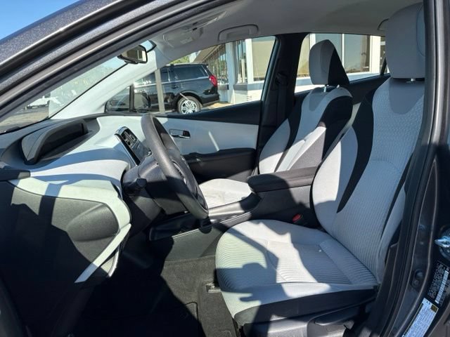 Used 2016 Toyota Prius Two FWD image 18