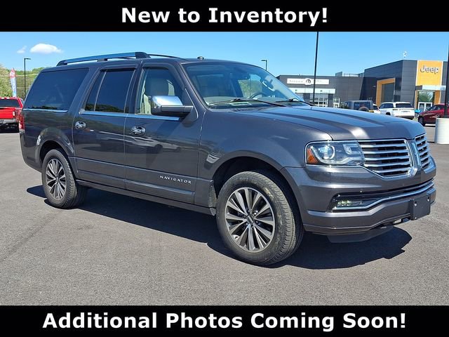 Used 2017 Lincoln Navigator L Select AWD/4WD image 1