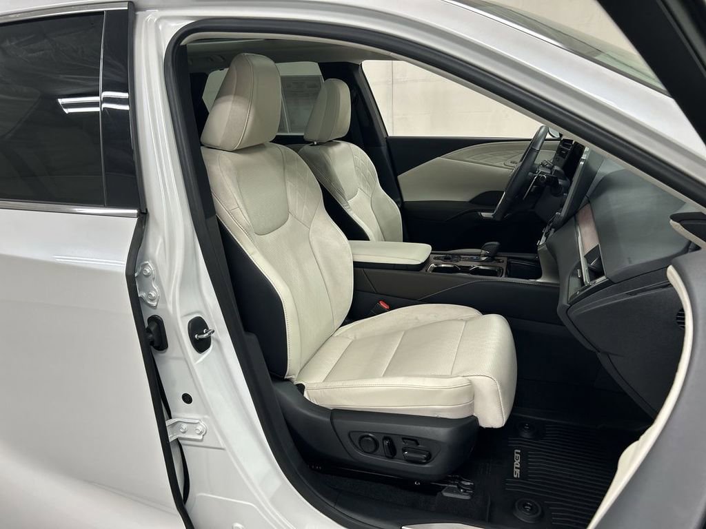 Used 2023 Lexus RX 350 AWD w/ Accessory Package image 24