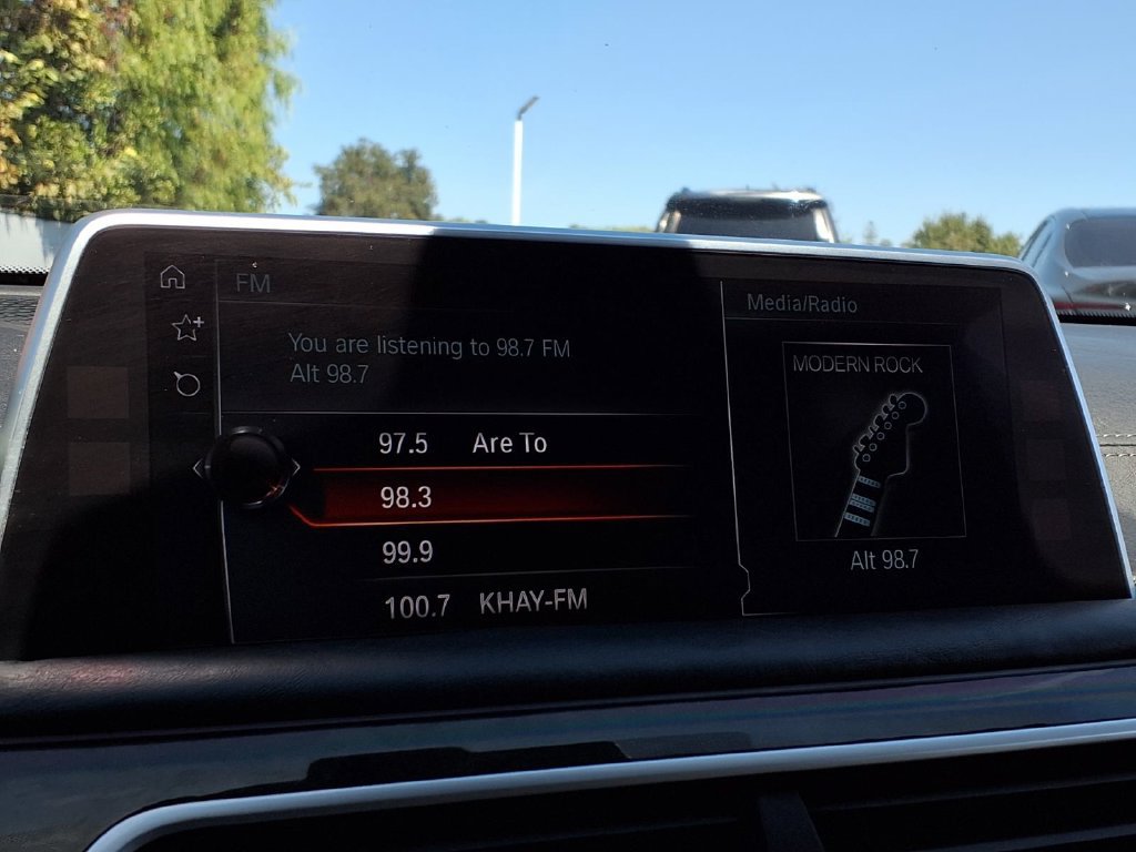 Used 2016 BMW 740i RWD image 10