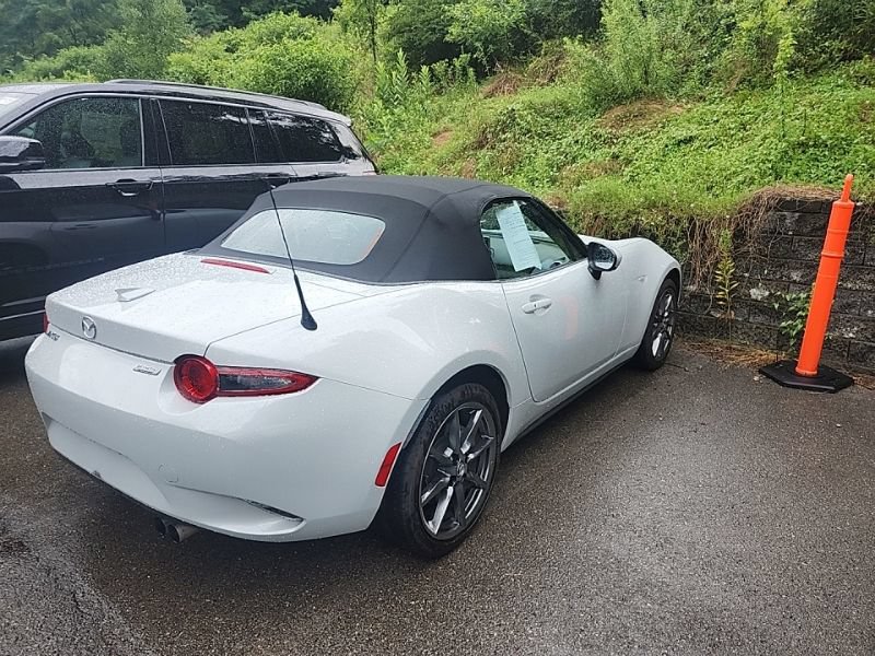 Used 2016 MAZDA MX-5 Miata Grand Touring RWD image 6