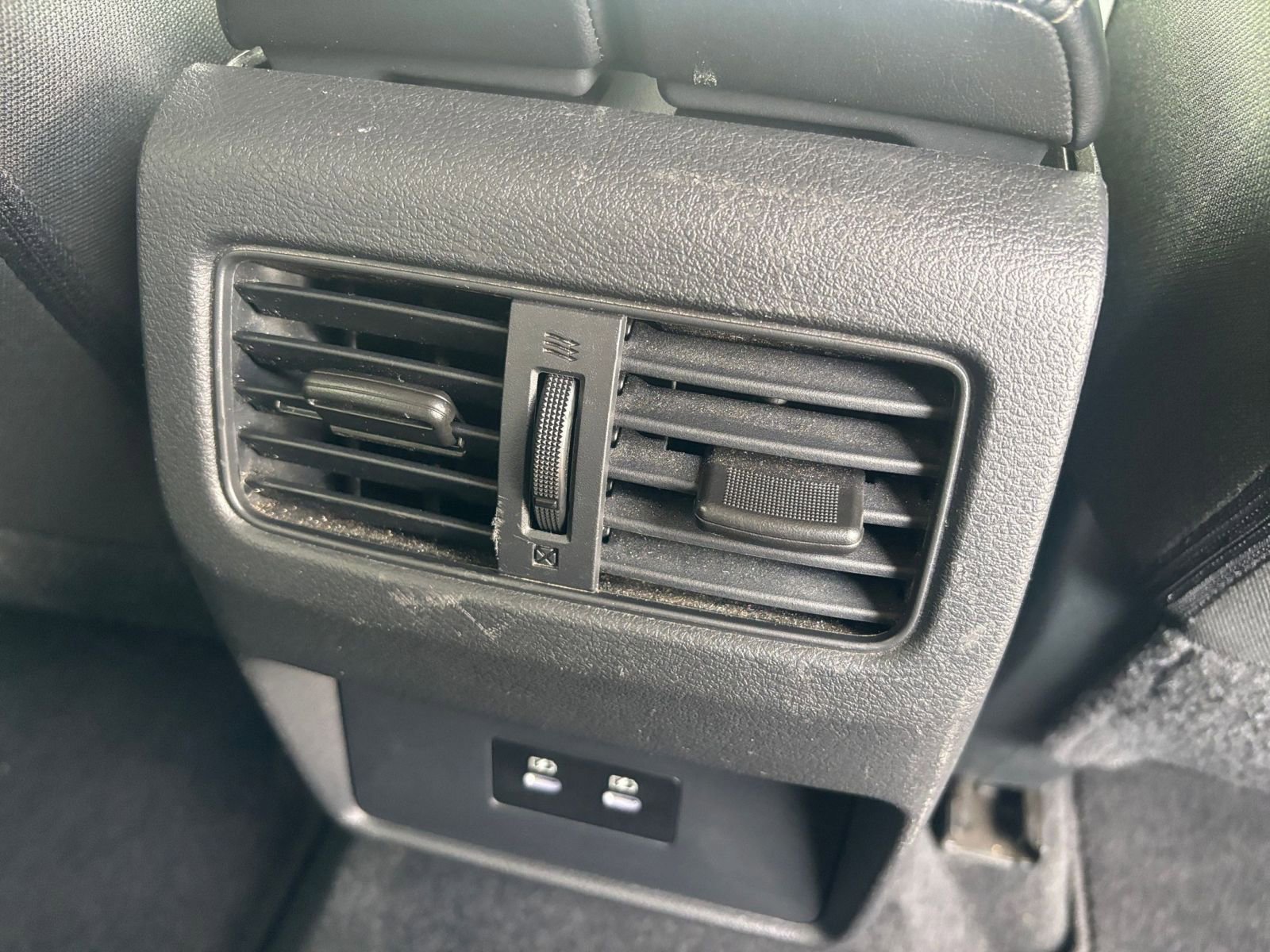 Used 2025 Nissan Rogue SV FWD image 24