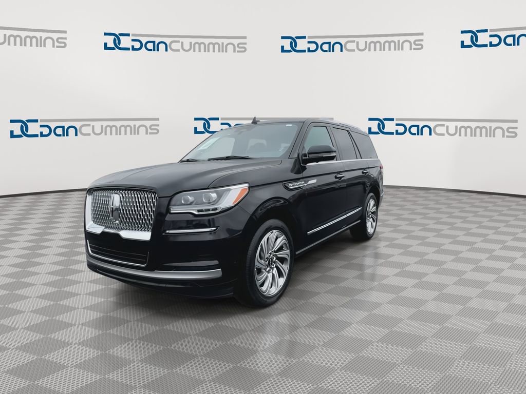 Used 2024 Lincoln Navigator Reserve image 4