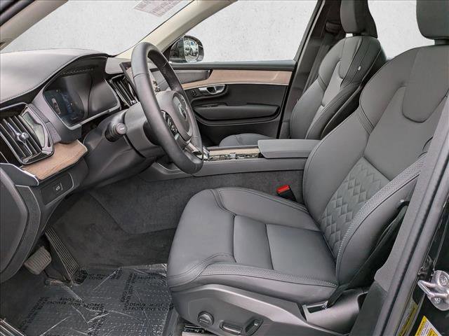 Used 2026 Volvo XC90 B5 Plus w/ Protection Package image 17