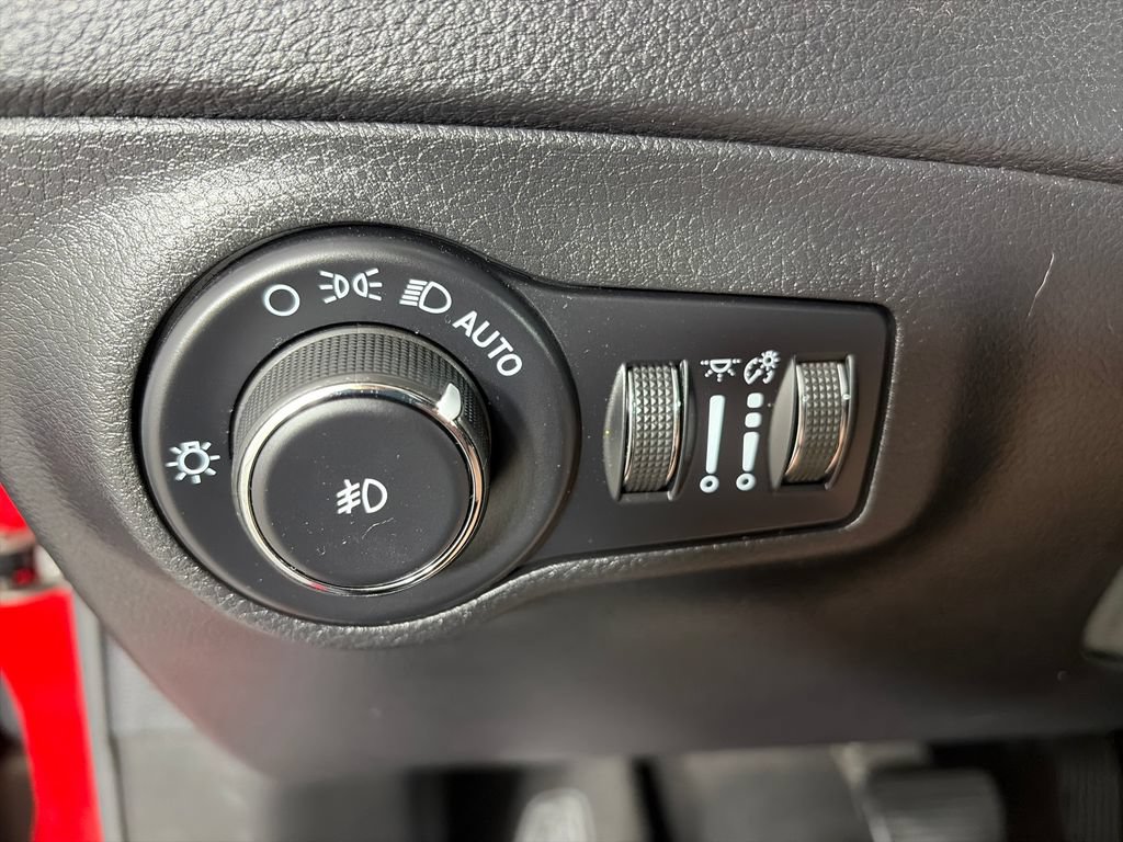 Used 2021 Jeep Compass Latitude FWD image 23