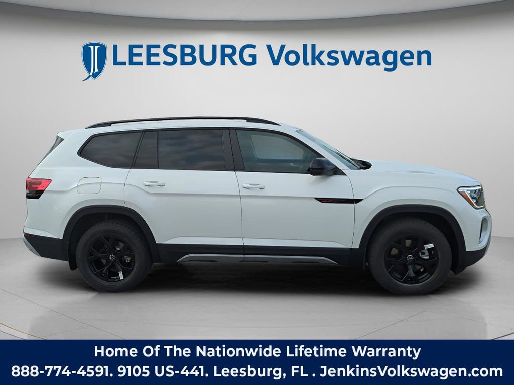 New 2026 Volkswagen Atlas Peak Edition image 3