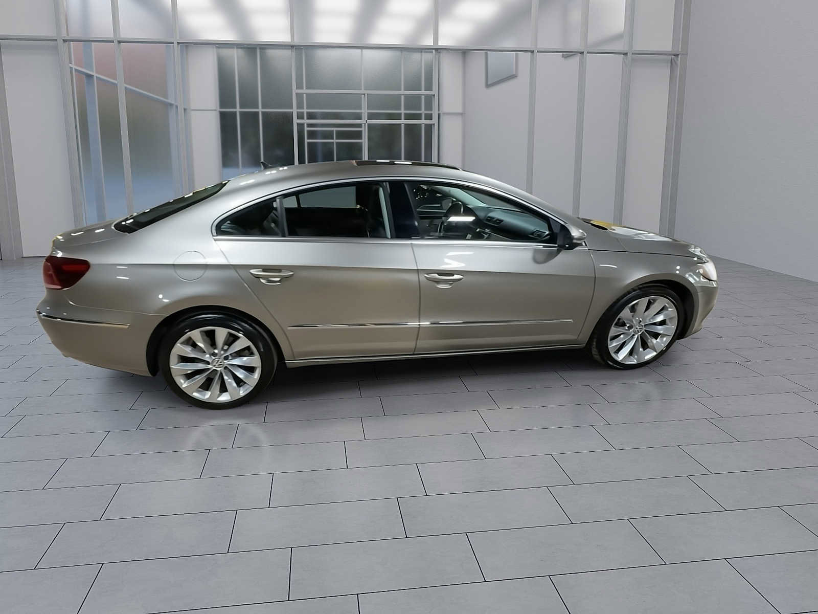 Used 2013 Volkswagen CC Executive image 9