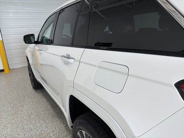 Used 2023 Jeep Grand Cherokee Overland w/ Adv Protech Group III image 35