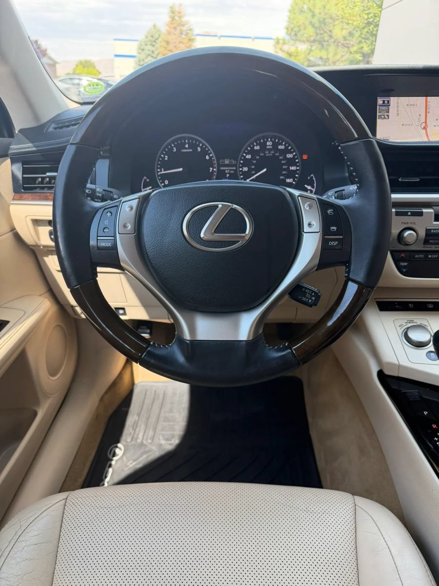 Used 2014 Lexus ES 350 w/ Luxury Package FWD image 14