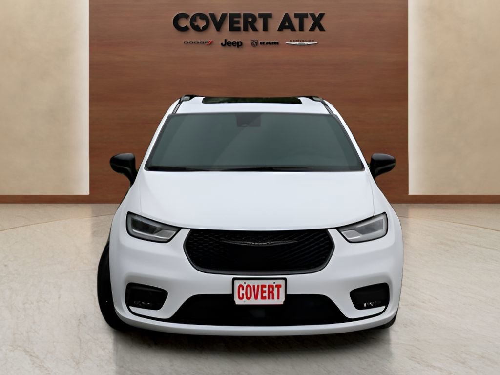 Used 2025 Chrysler Pacifica Limited FWD image 8