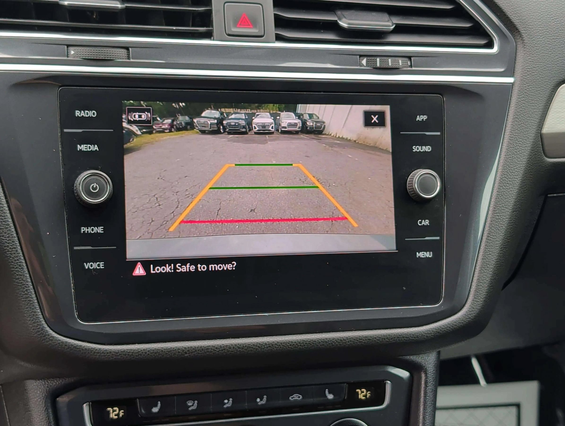 Used 2021 Volkswagen Tiguan SE FWD image 17