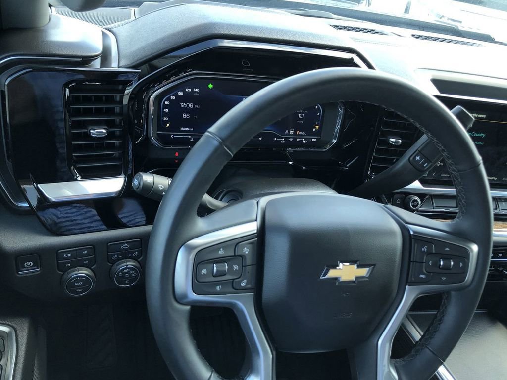 Used 2025 Chevrolet Silverado 2500 LT image 18