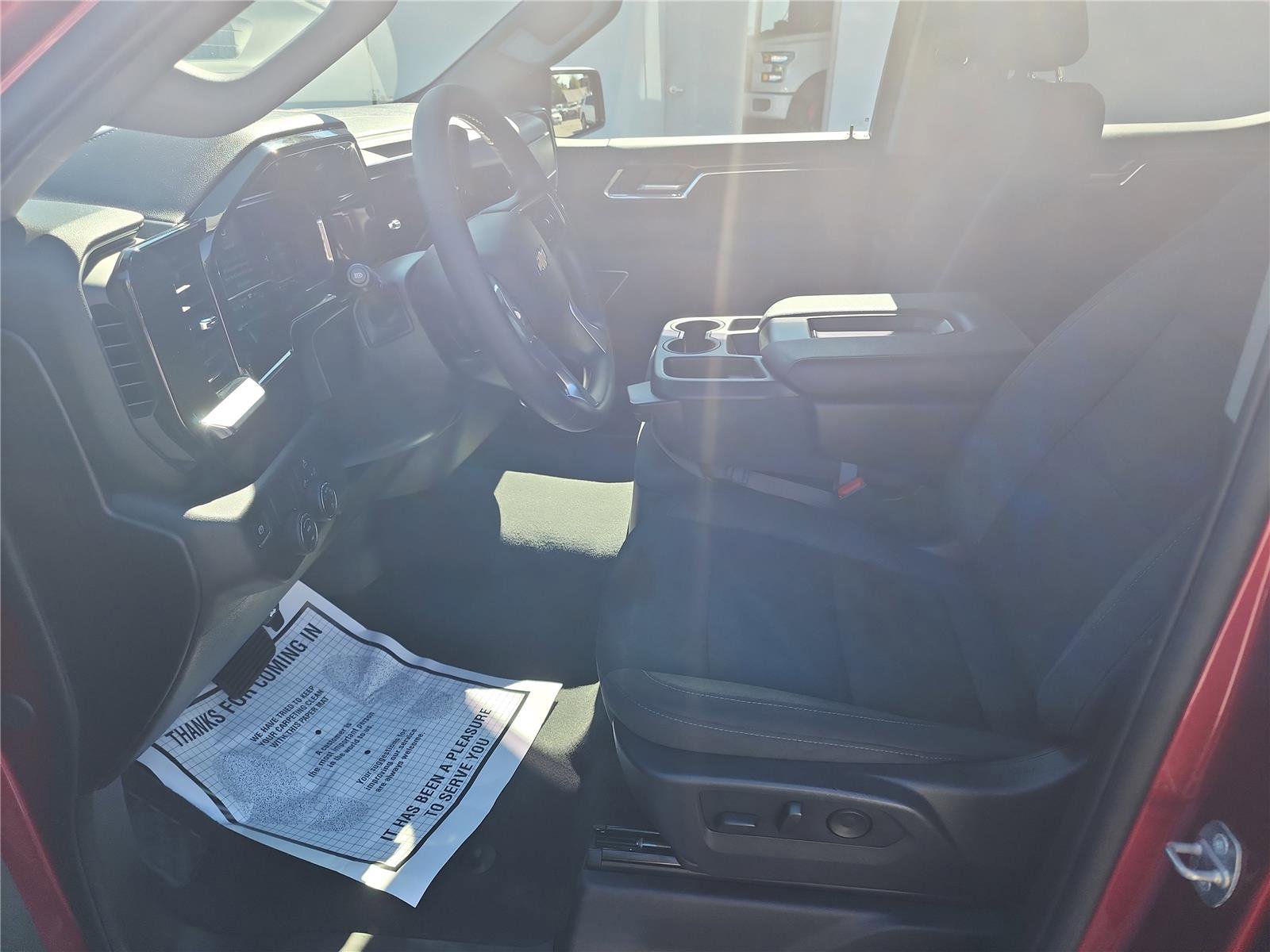 Used 2024 Chevrolet Silverado 1500 LT image 18