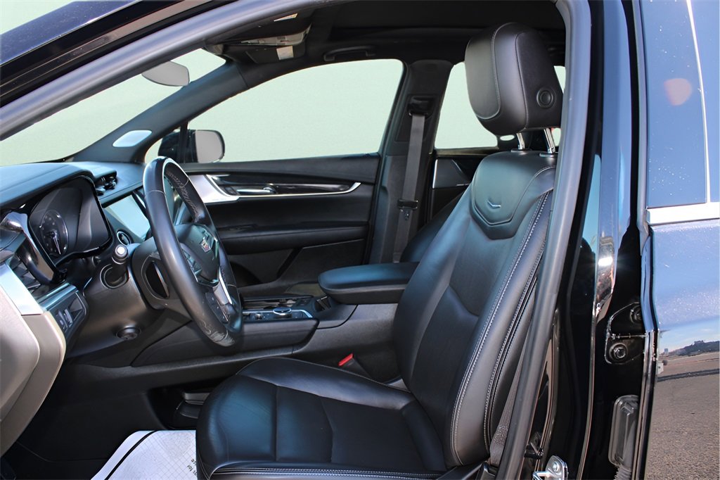 Used 2022 Cadillac XT5 Premium Luxury w/ LPO, Floor Liner Package image 15