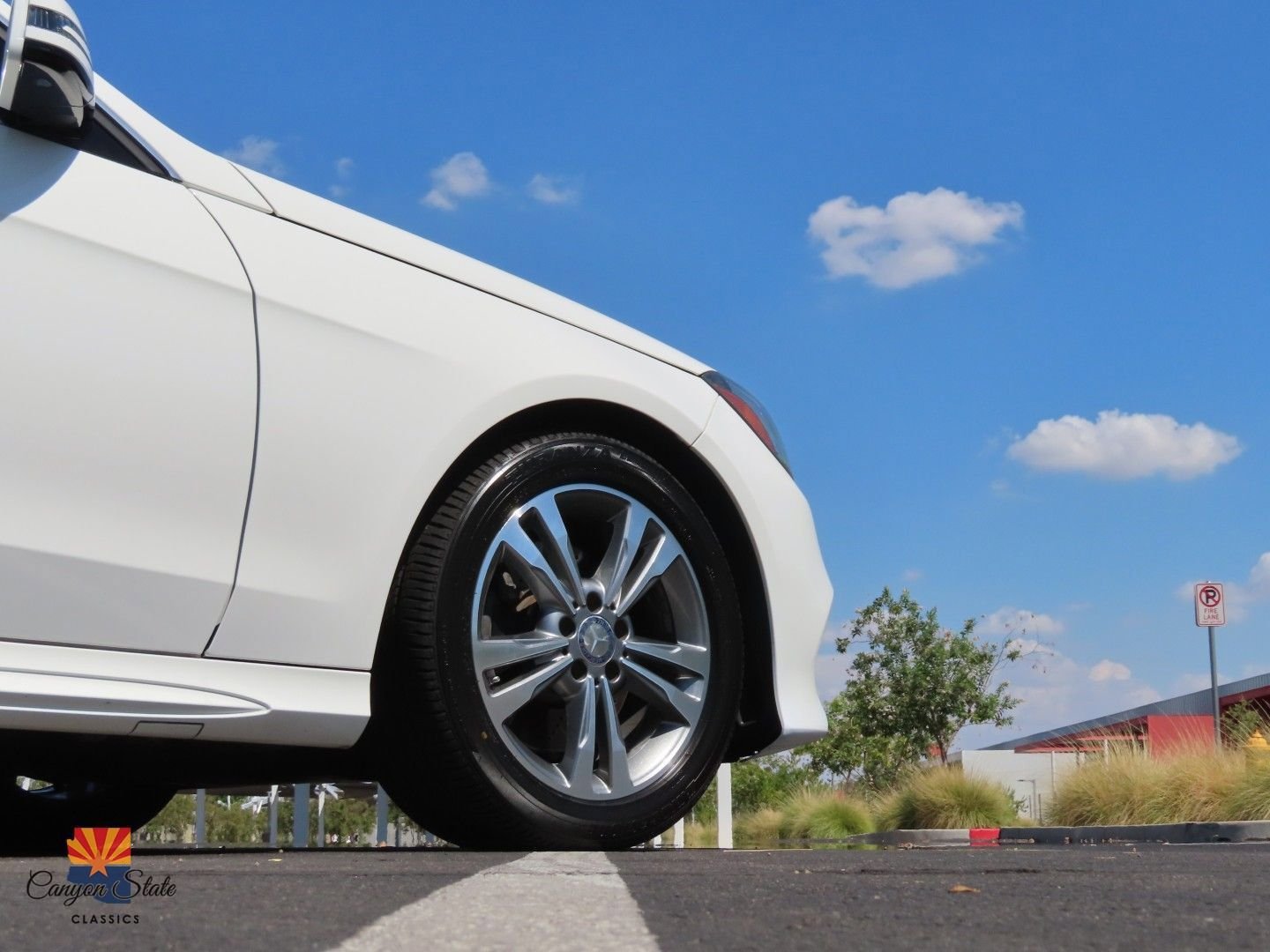 Used 2014 Mercedes-Benz E 250 BlueTEC 4MATIC Sedan image 3