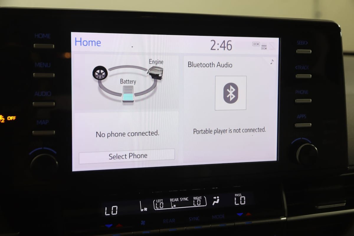 Used 2021 Toyota Sienna XLE FWD image 32