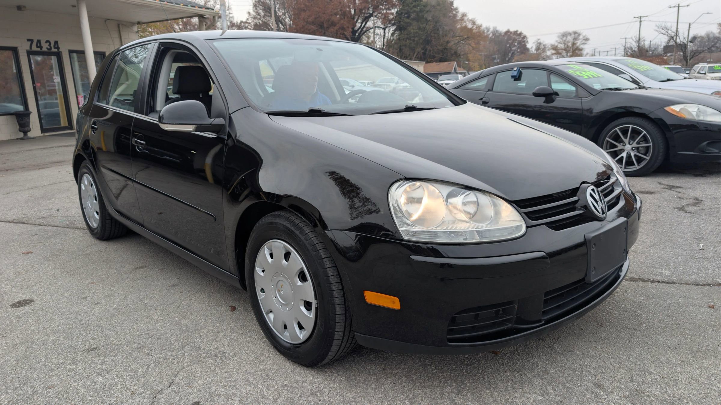 Used 2009 Volkswagen Rabbit S image 1