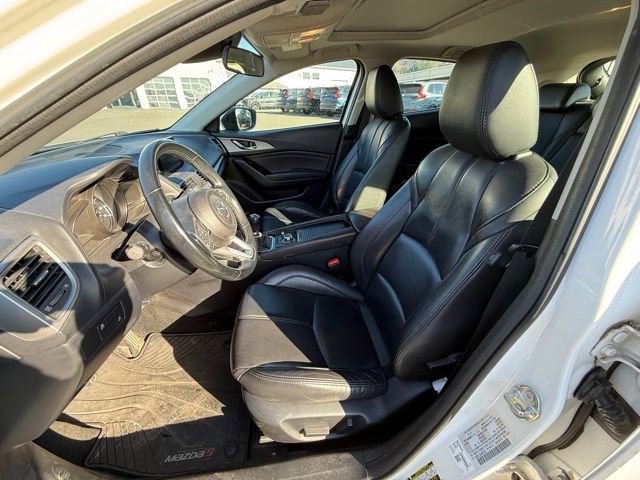 Used 2018 MAZDA MAZDA3 Touring image 13
