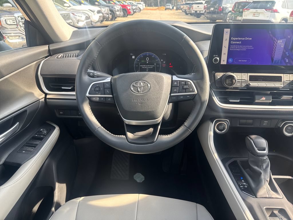 Used 2024 Toyota Grand Highlander FWD image 16