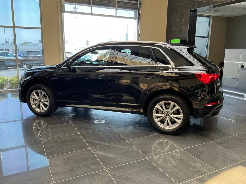 Used 2023 Audi Q3 2.0T Premium Plus w/ Premium Plus Package AWD/4WD image 4