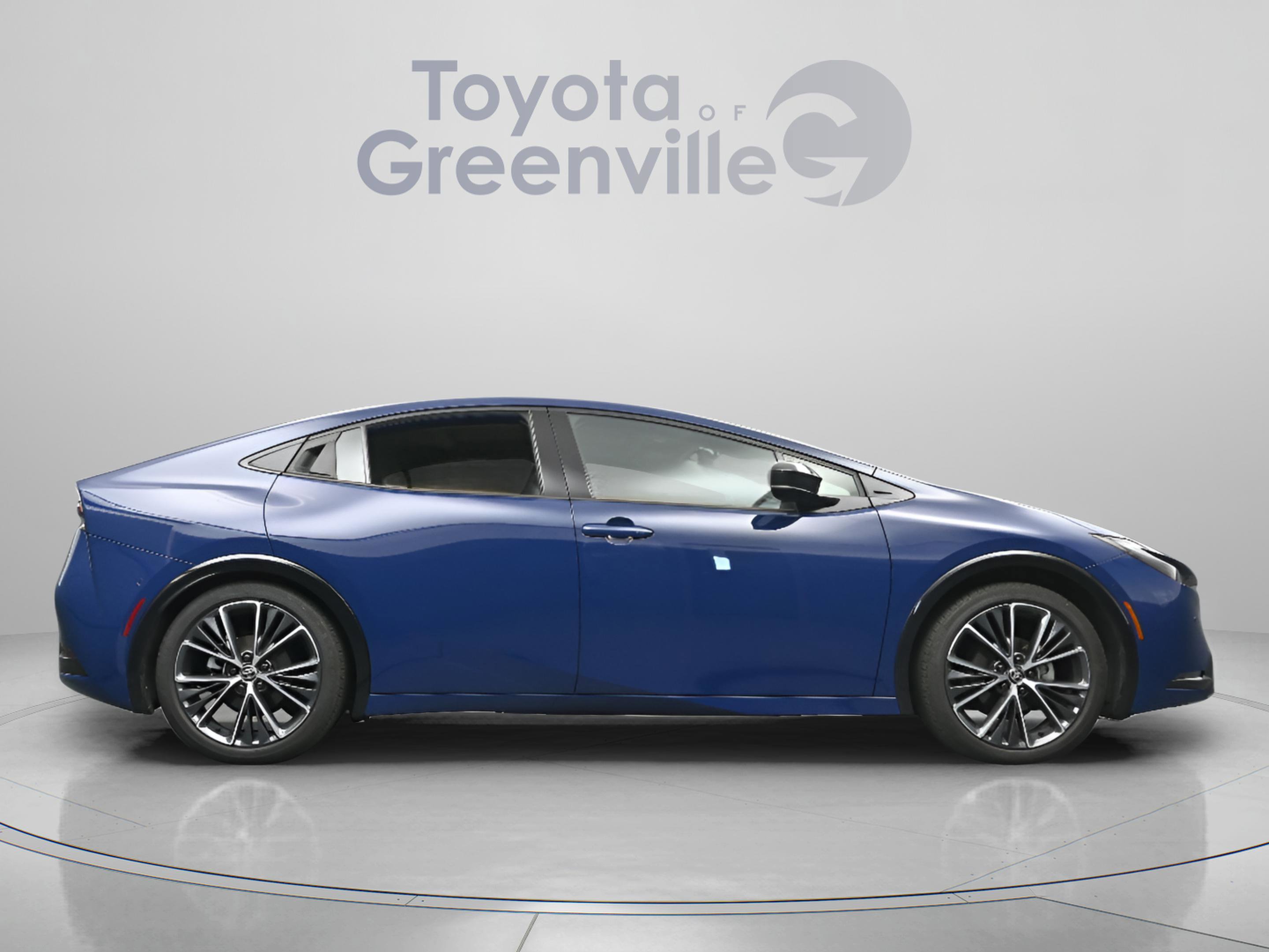 Used 2025 Toyota Prius Limited w/ Limited Premium Package FWD image 17
