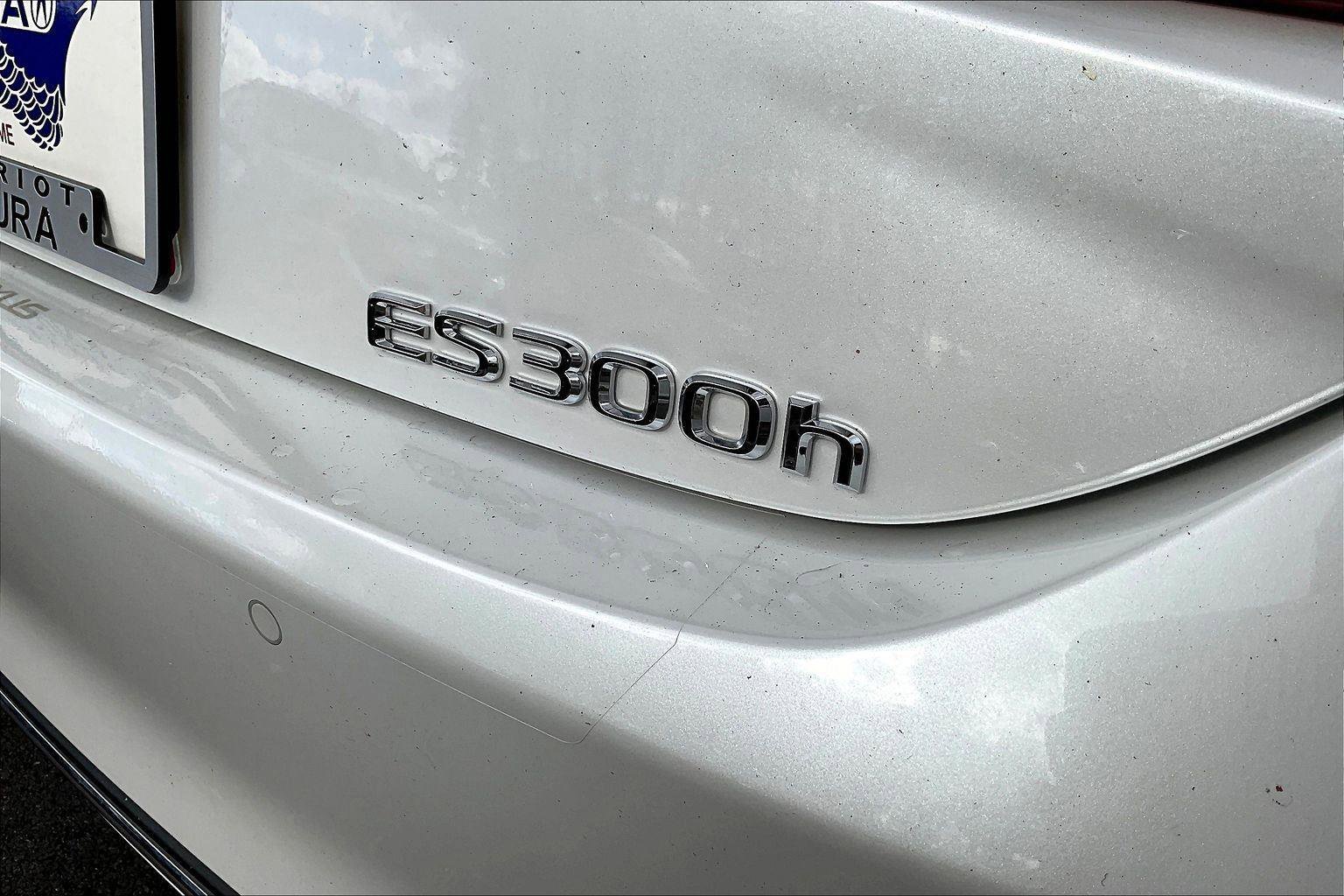 Used 2025 Lexus ES 300h w/ Luxury Package image 33